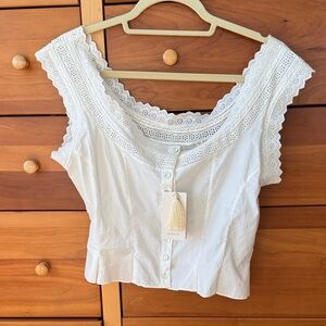 White Lace Trimmed Women's Top
Doen Alana top salt medium